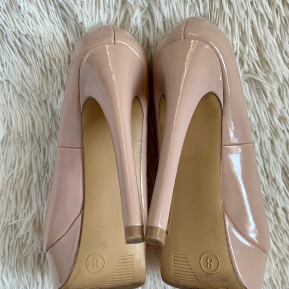 Tan/Nude Platform Patent Leather High Heels•Size 8•HIGH!!!!! - Picture 6 of 10